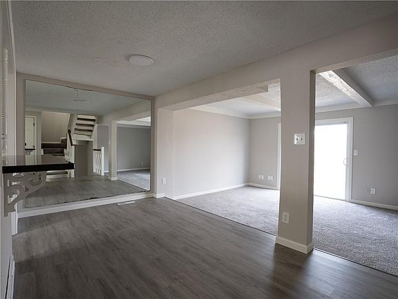 4th image of 11913 E 59th Ter