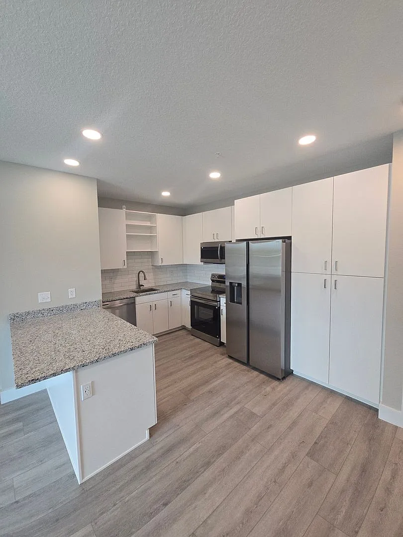 The 701 Luxury Apartments — Photo 2