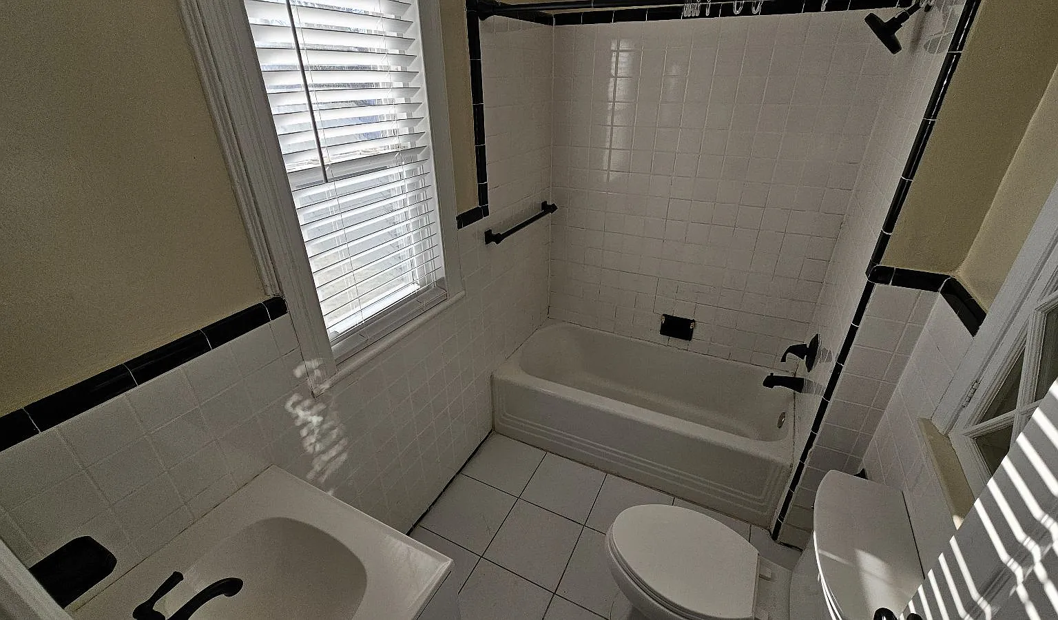 2 bed, $2,500 — Photo 2