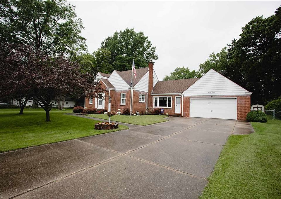 1st image of 1120 S Park Dr