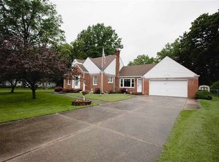 1120 S Park Dr, Temperance, MI 48182
