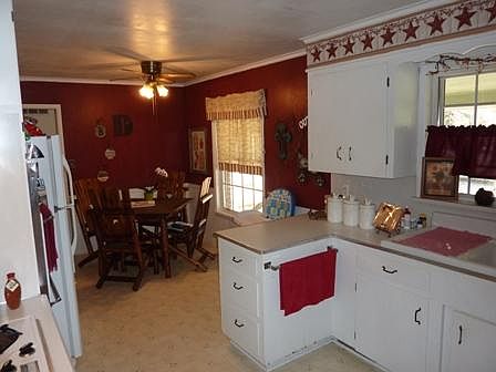 3rd image of 1628 W Highway 84