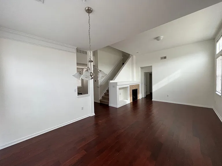 23140 York Ave — Photo 16