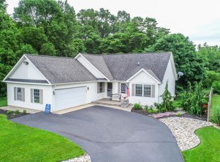 392 Goldenview Dr, Battle Creek, MI