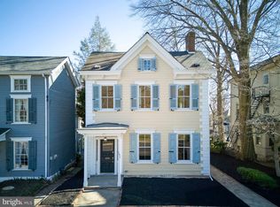 192 E State St, Doylestown, PA 18901