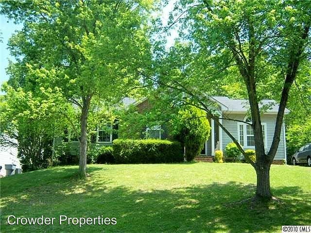 1st image of 3922 Armitage Dr