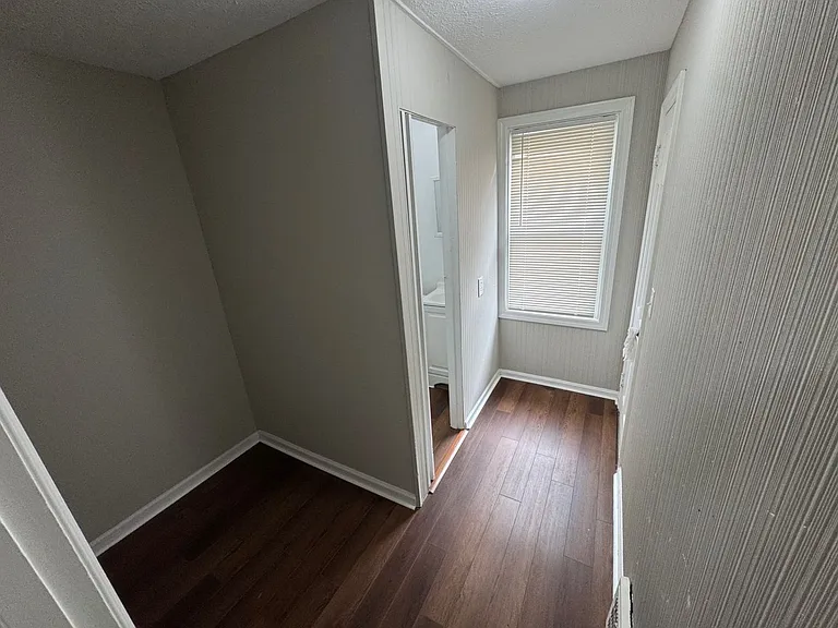 9611 Dunlap Ave — Photo 20