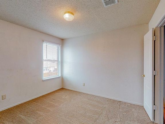 4th image of 222 Breseman St