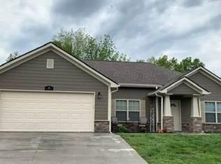 2 Chairman Dr, Columbia, MO 65203
