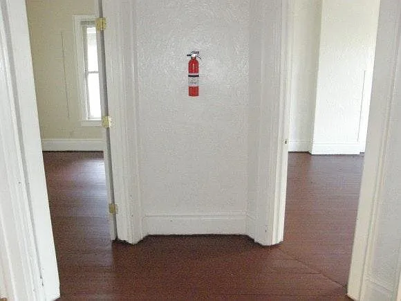 7 bed, 2038 sqft, $5,250 — Photo 2
