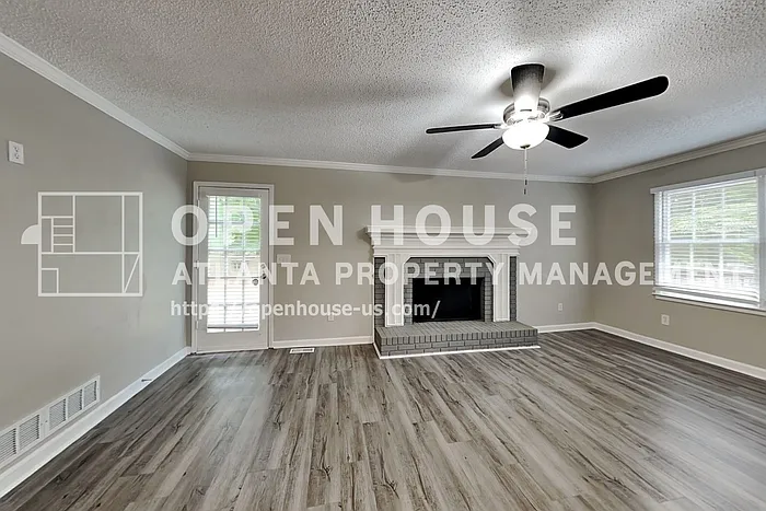 2671 Ashley Dr N — Photo 5