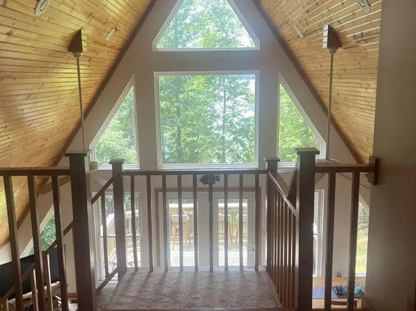 714 Cumberland Dr, Cadiz, KY 42211