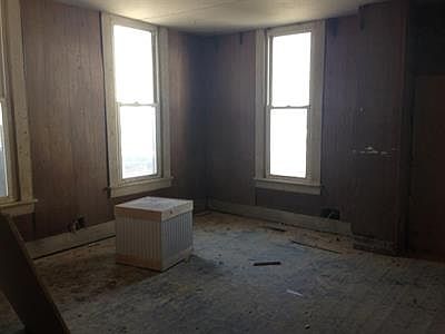 5th image of 817 N 9th St
