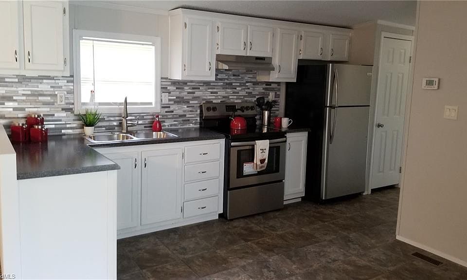 1st image of 155 Lucy Ln