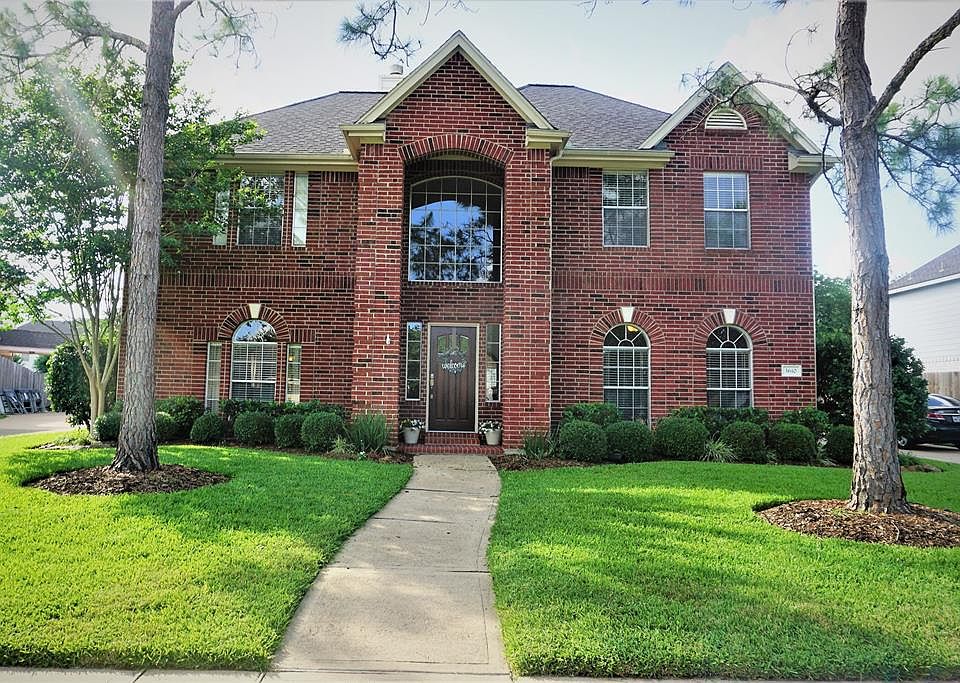 1st image of 3610 Pine Tree Dr