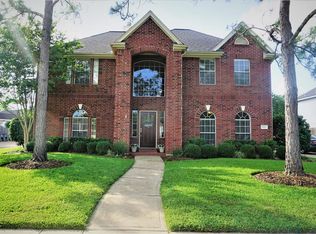 3610 Pine Tree Dr, Pearland, TX 77581