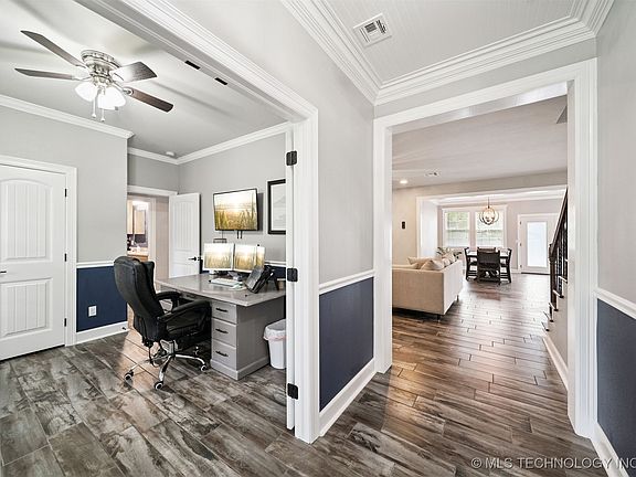 4th image of 1909 W Nashville St