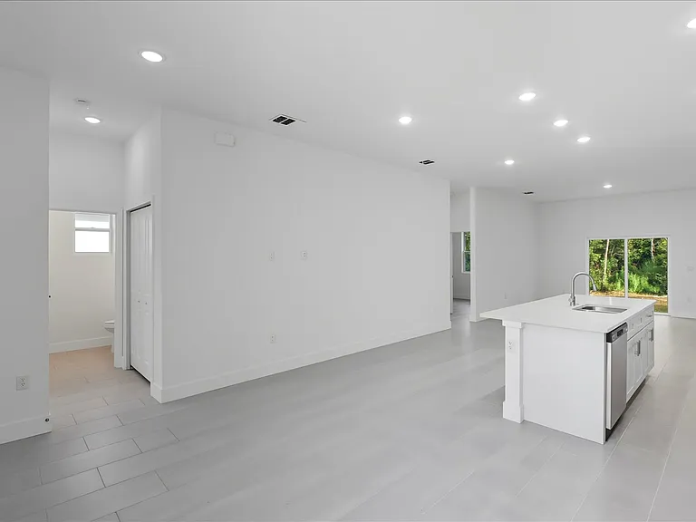 3999 SW Shorewood Dr — Photo 7