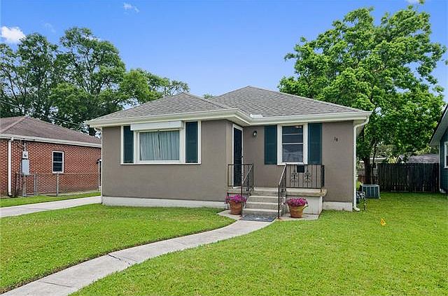 1st image of 18 Beauregard Dr