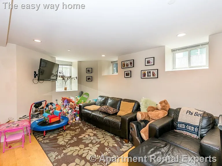 11 Sheridan St #3 — Photo 8