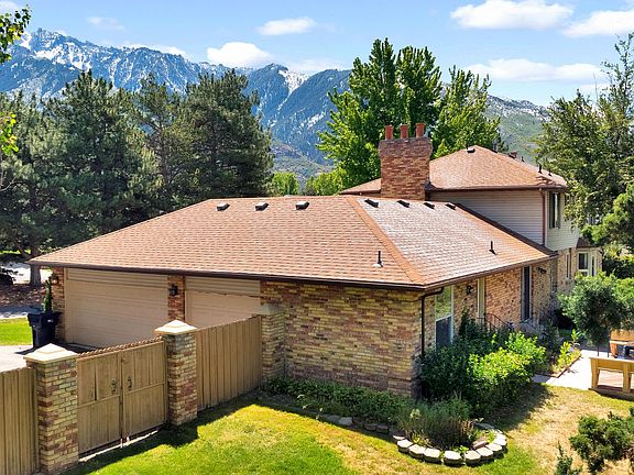 3rd image of 4 Rollingwood Ln