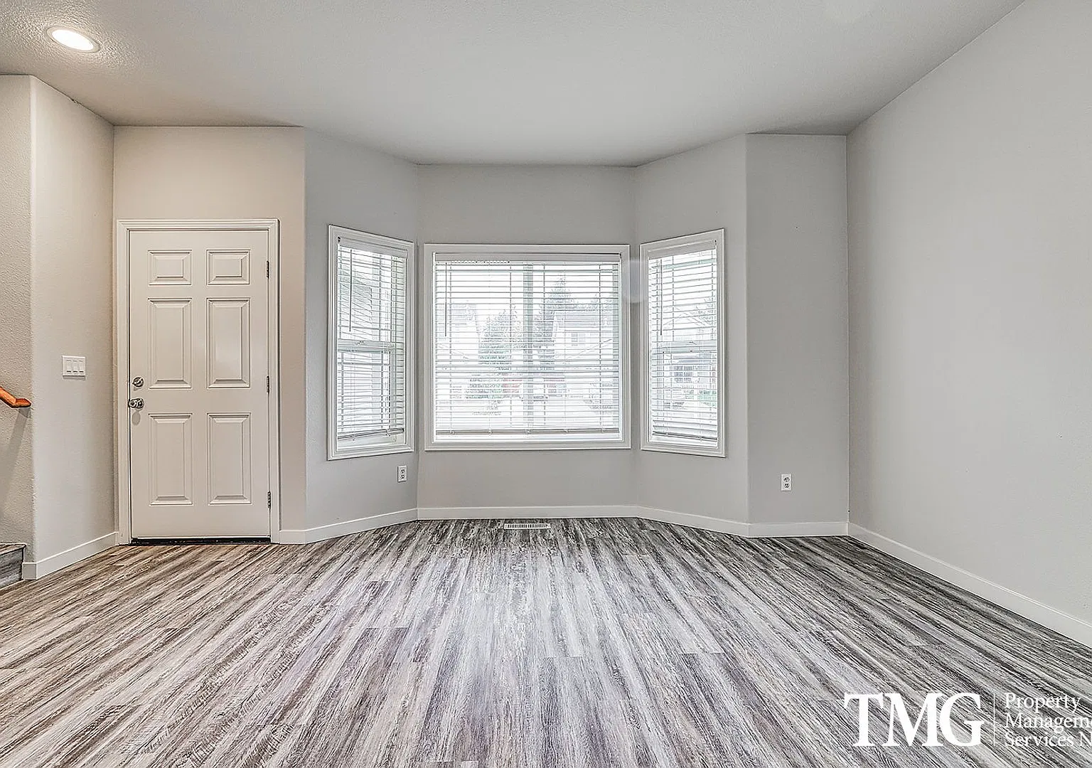Corner Lot Spacious 4 Bedroom, 2.5 Bath Home In Curtin Creek Neighborhood! — Photo 2