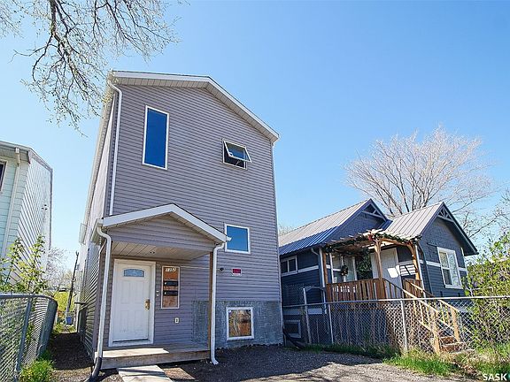 3rd image of 1352 Angus Street