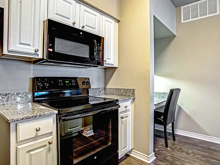 Stoneleigh Centerton Apartments — Photo 19