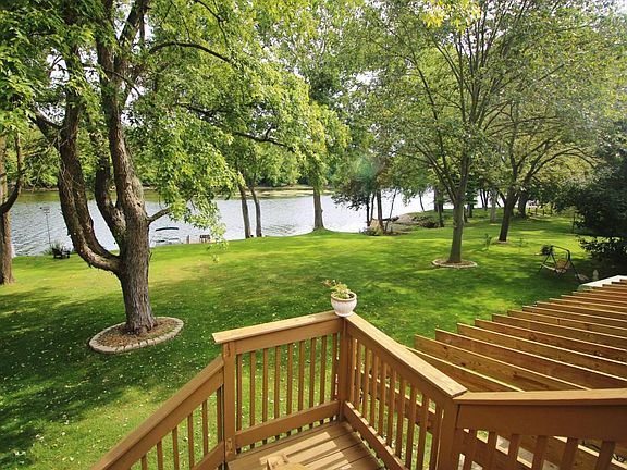 2nd image of 1150 Shoreland Dr