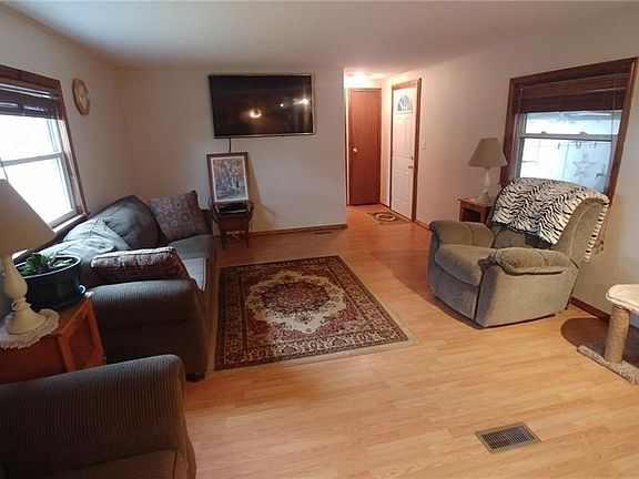 2nd image of 129 Quarry Hill Est