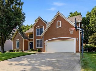 4714 W 139th Ter, Overland Park, KS 66224