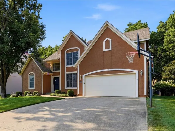 4714 W 139th Ter, Overland Park, KS 66224