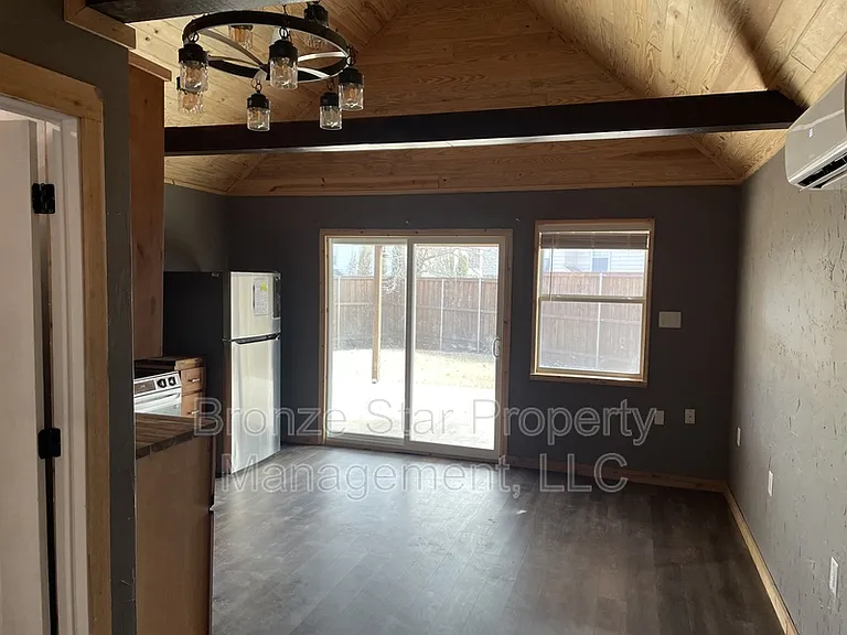 3403 Broadview Ct — Photo 2
