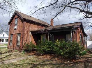 523 W 4th St, Cedar Falls, IA 50613