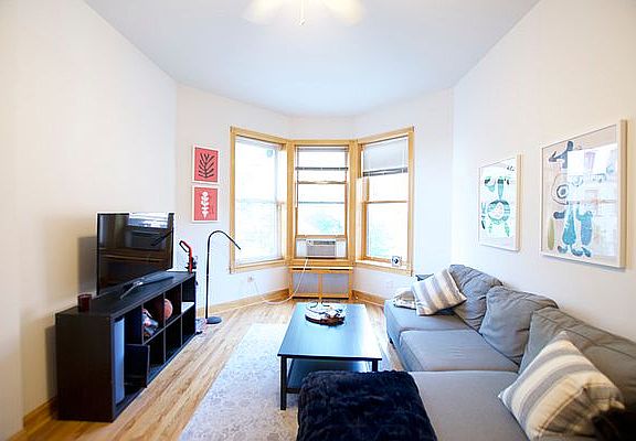 3rd image of 326 W 76th St #4A