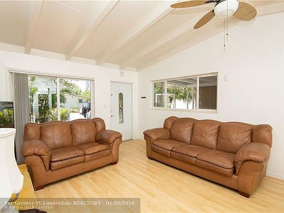 3rd image of 2911 SW 14th St