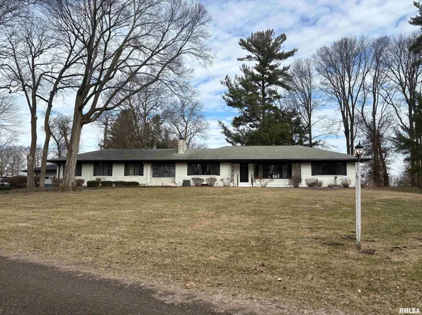 2 Millwood Mnr, Jacksonville, IL 62650