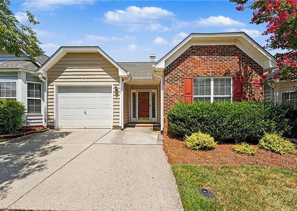 1st image of 19 Mansfield Cir