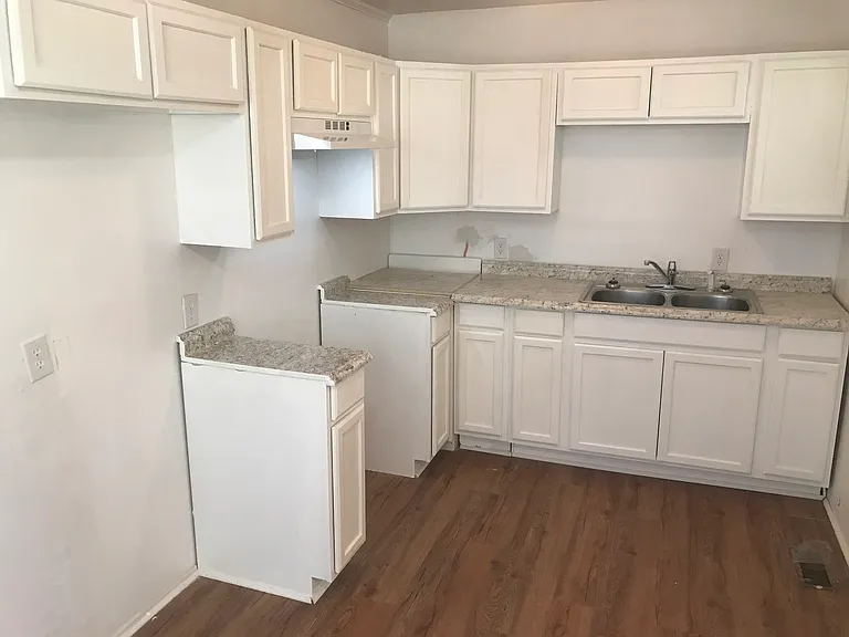 2215 Ivy Rd — Photo 11