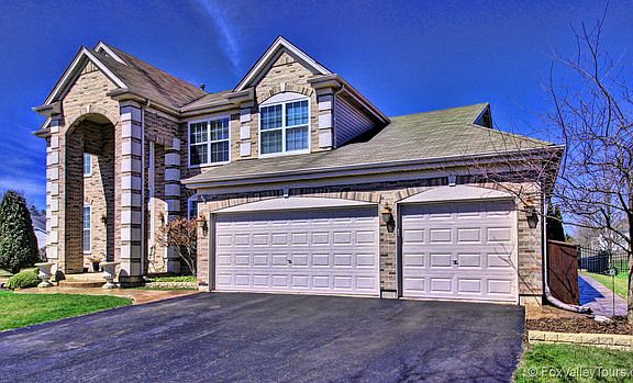 2nd image of 801 Hedgerow Ct