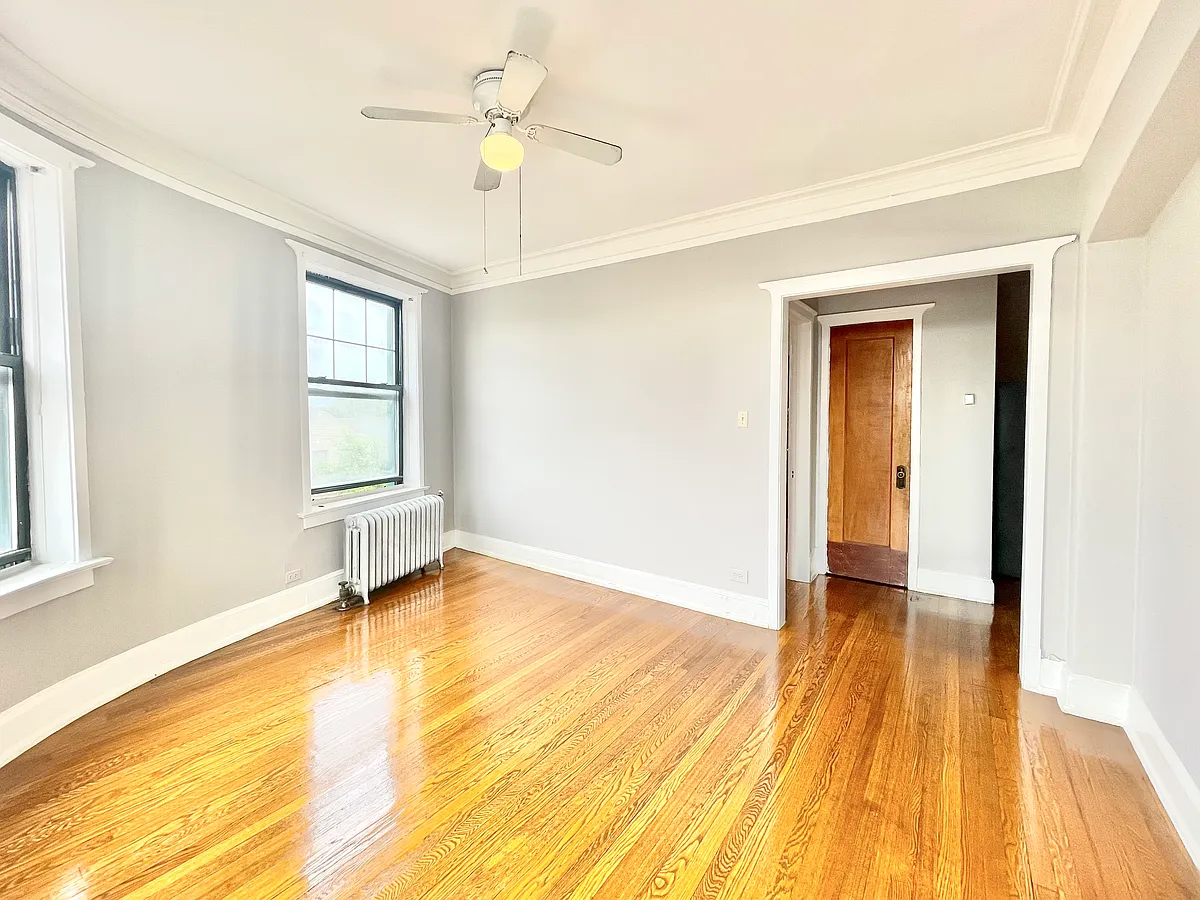 Building Photo - 7133 N Ridge Blvd #3