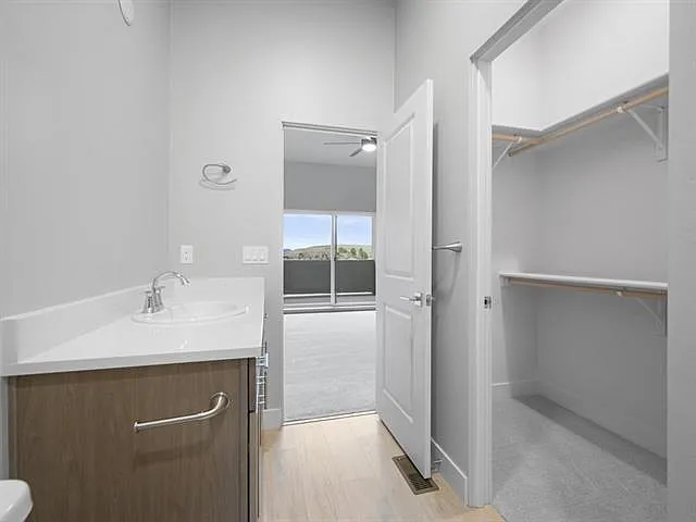 392 W Ridges Blvd #B — Photo 33