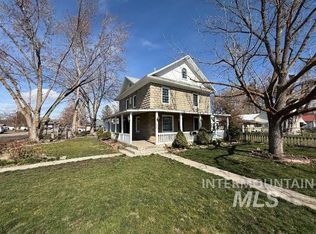 902 E Main St, Weiser, ID 83672