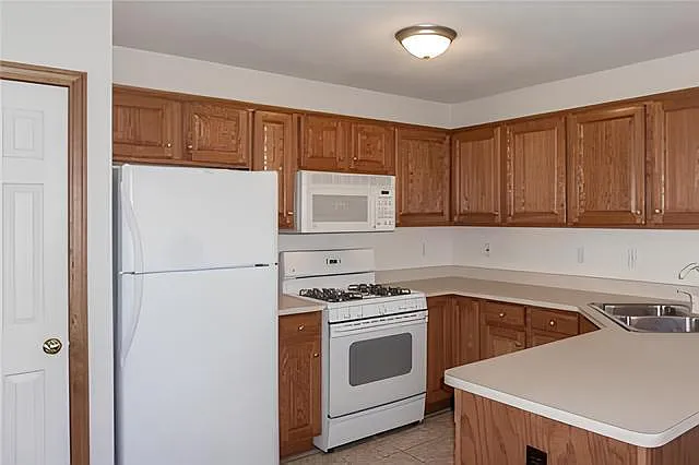 3873 E Boardwalk Pl — Photo 5