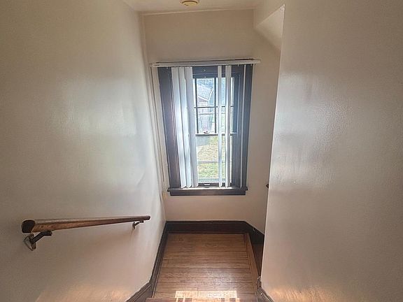5th image of 17014 Maple Heights Blvd