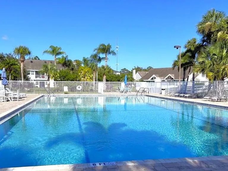 1810 Waterford Dr #6 — Photo 24