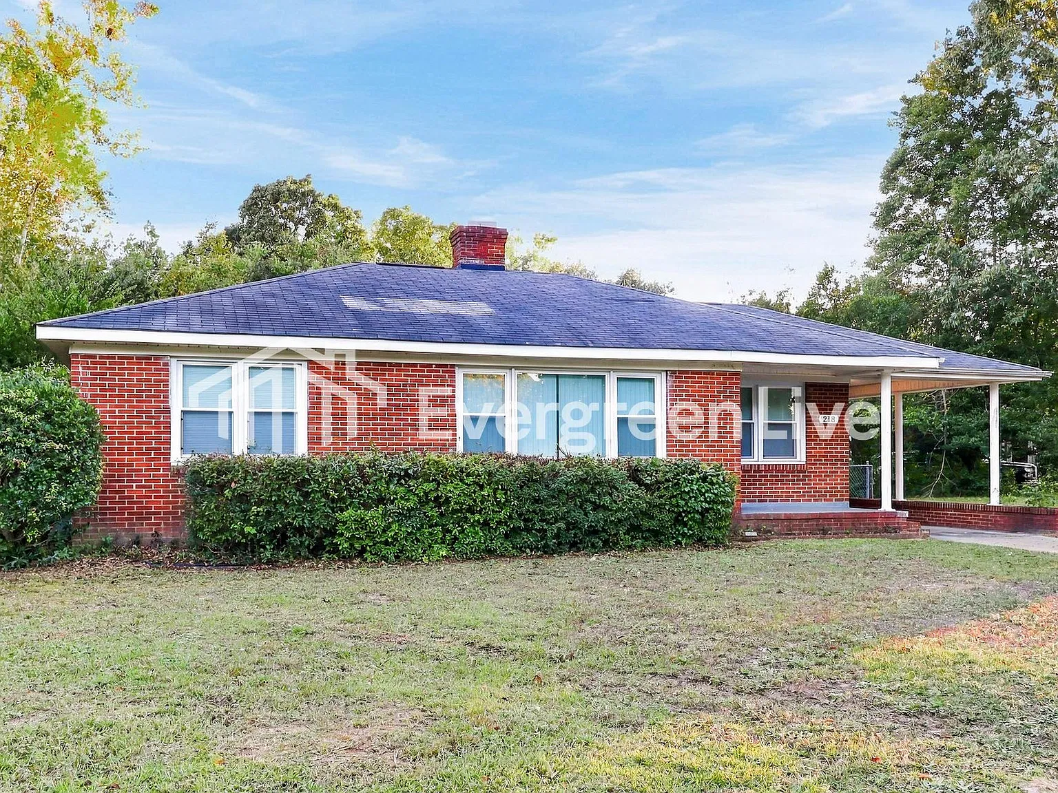 3 bed, 1.0 bath, 1357 sqft, $1,345 — Photo 2