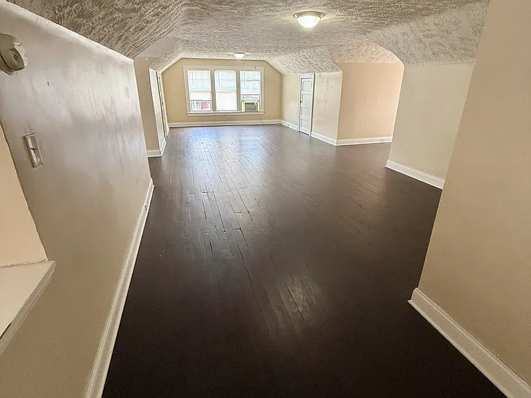 924-926 11th Avenue, Huntington WV - - — Photo 13