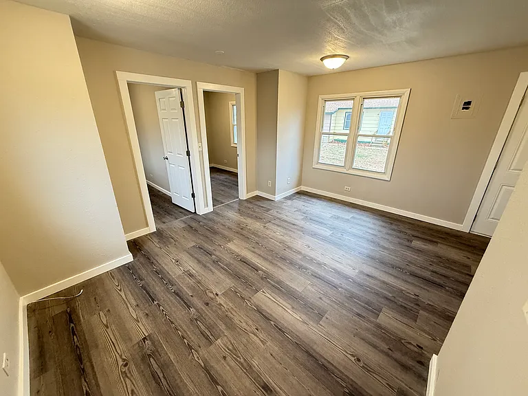 Pine Valley Apartments — Photo 10