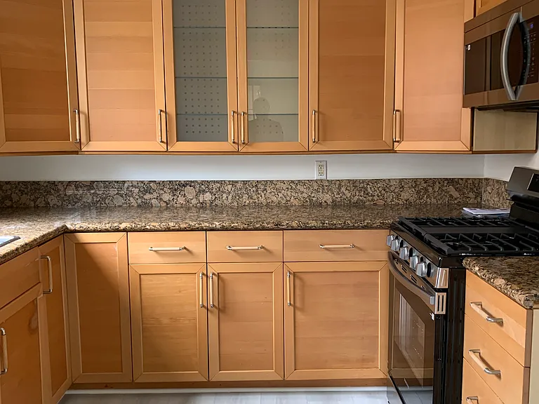 335 N Oakhurst Dr #4 — Photo 4